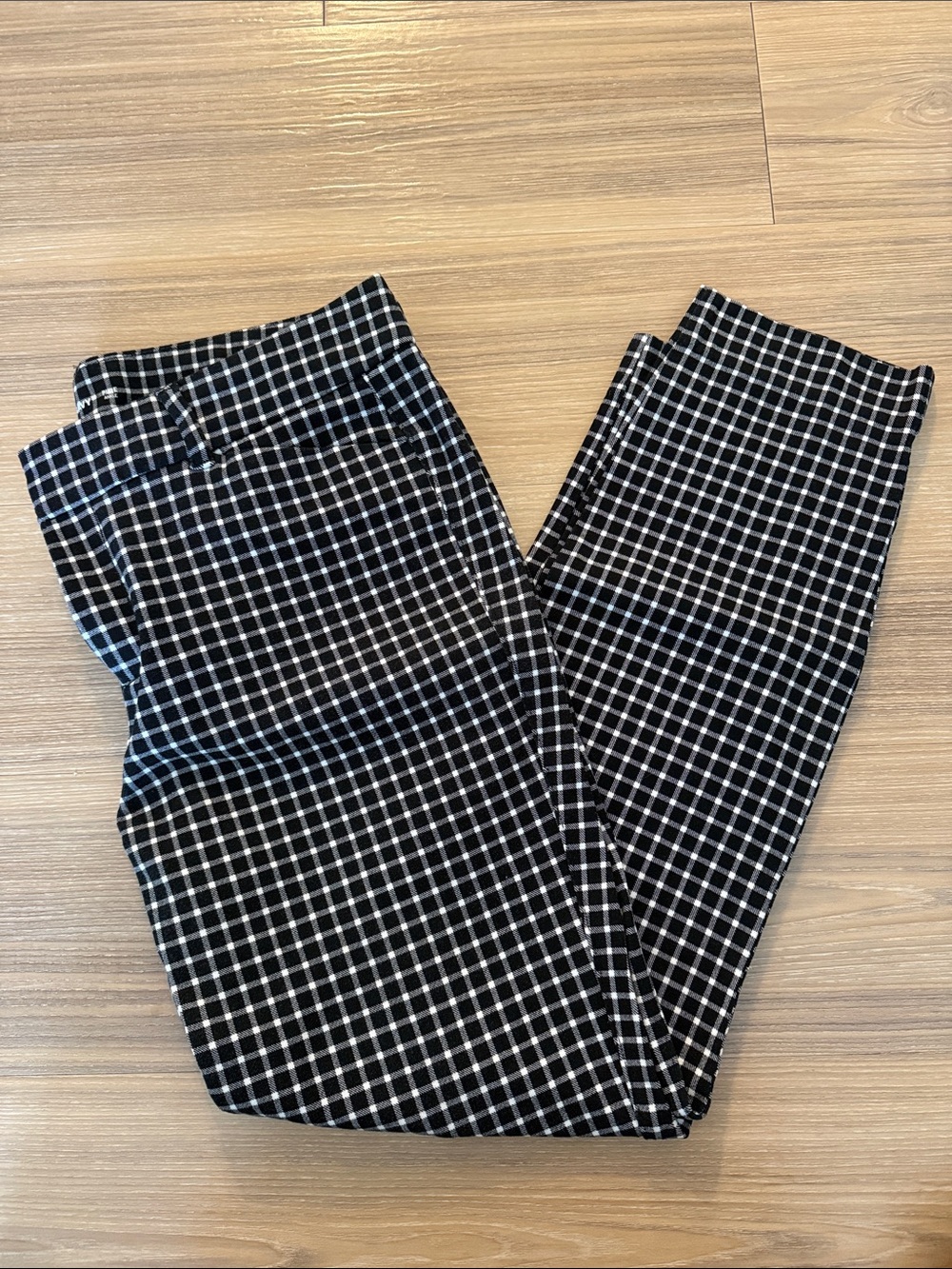 Old Navy Women’s Pixie Pant Black & White Checked